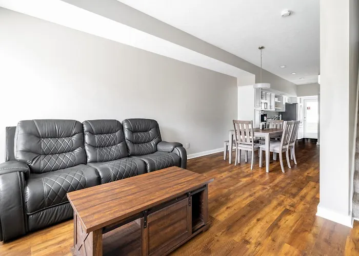 Luxury Downtown Townhome Unit 7