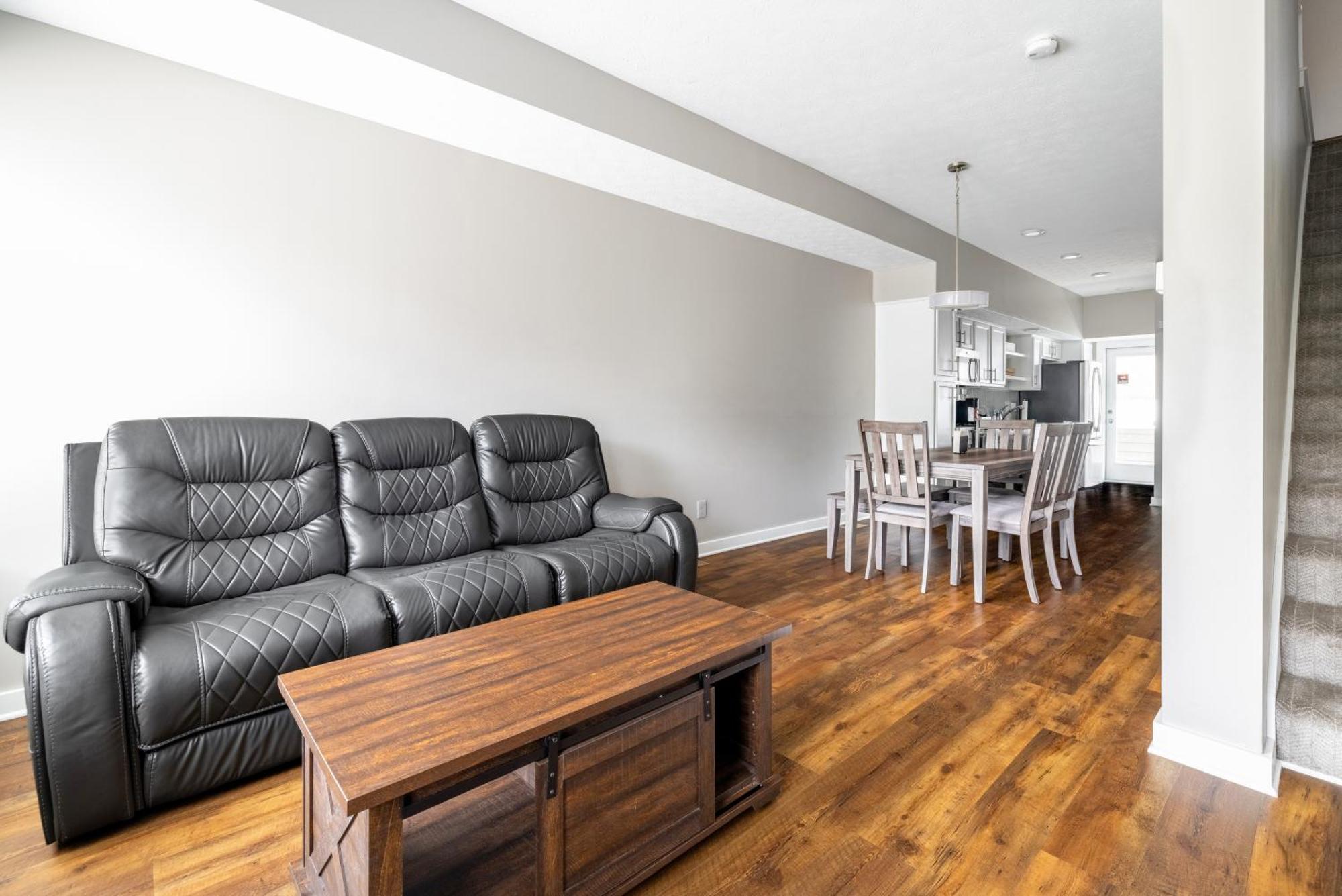 Villa Luxury Downtown Townhome Unit 7