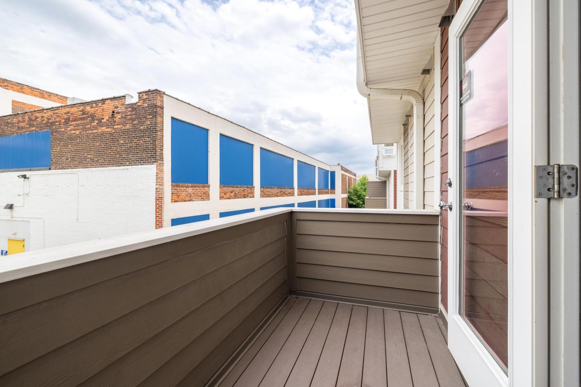 Villa Luxury Downtown Townhome Unit 7 Cleveland